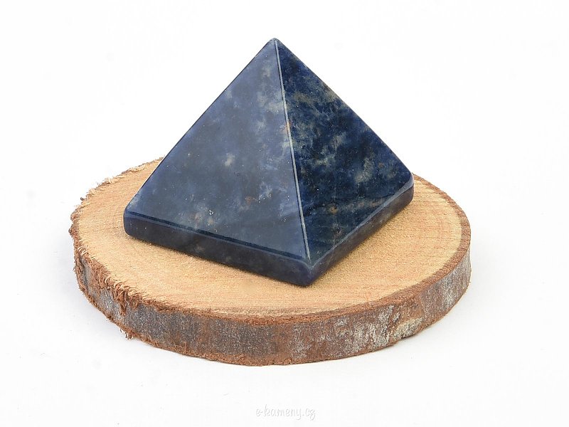 Sodalite pyramid (3.5cm)