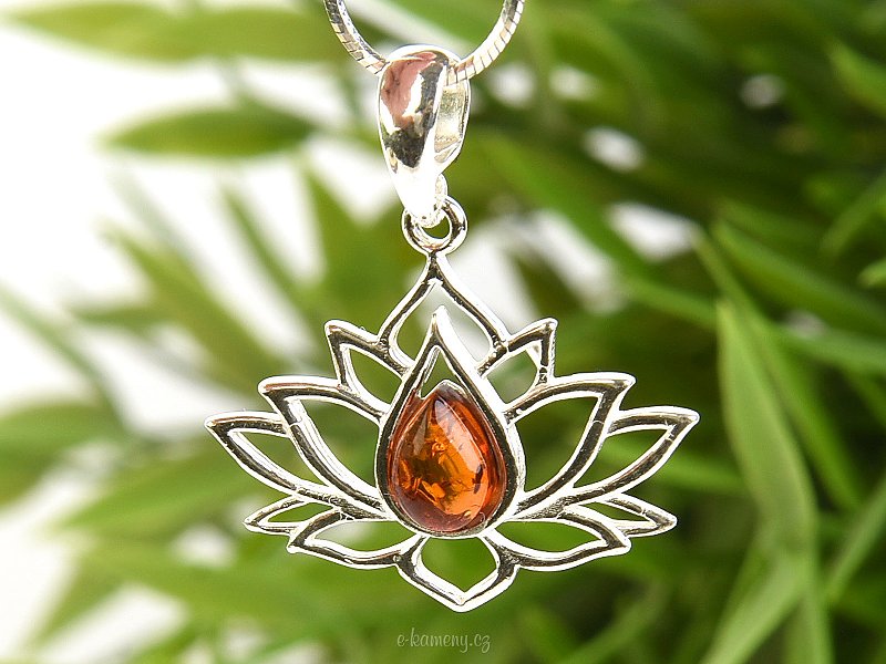 Amber in the shape of a drop in silver pendant Ag 925/1000