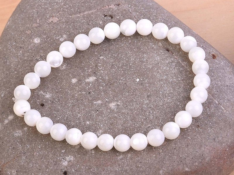 Bracelet with pearl beads