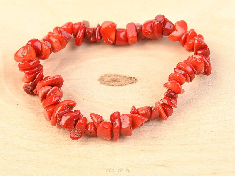 Red colored shells elastic bracelet