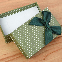 Green paper box with 8 x 5 cm ribbon