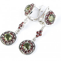 Cut earrings with moldavite and Ag 925/1000 + Rh garnets