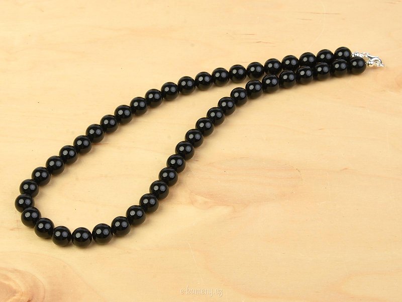 Polished tourmaline necklace scored 10mm balls