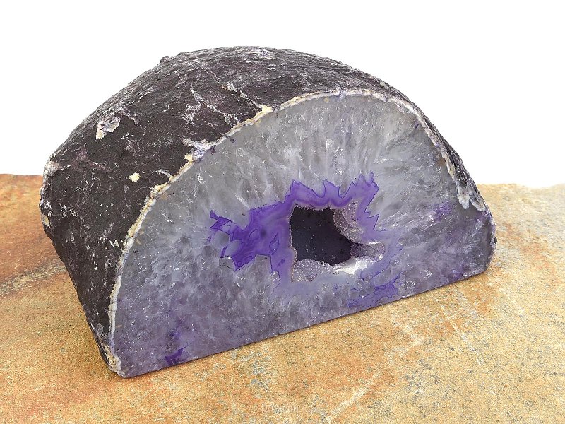 Stained agate geode 71mm