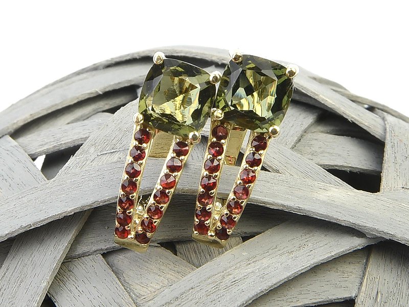 Cut moldavite earrings with garnets Au 585/1000 5.72g