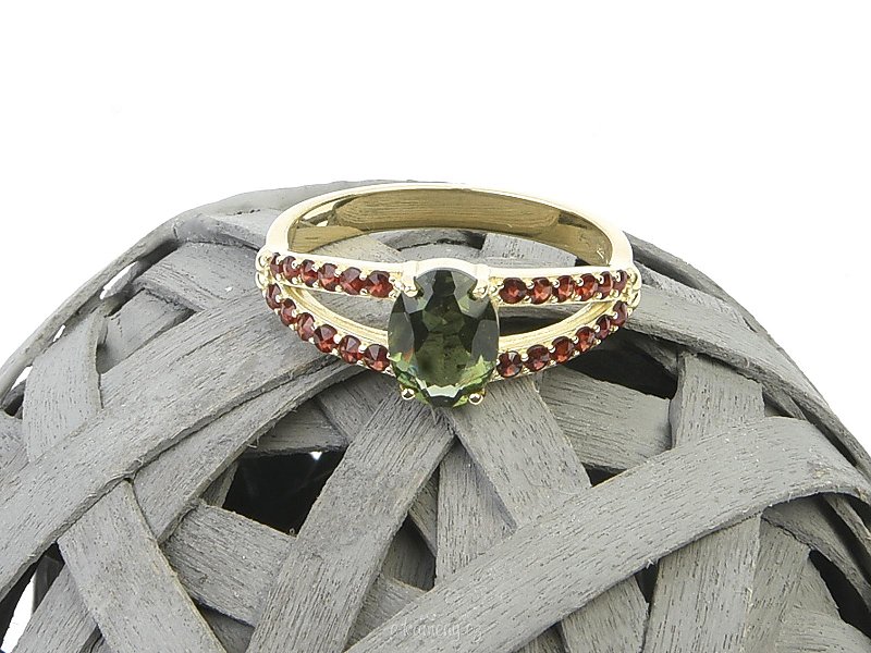 Gold ring with moldavite and garnets Au 585/1000 3.57g size 56