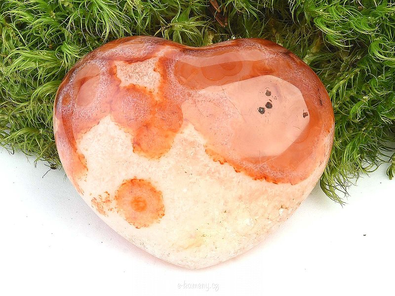 Heart shaped carnelian (118g)