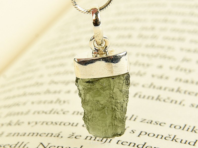 Natural vltavine pendant with rim Ag 925/1000