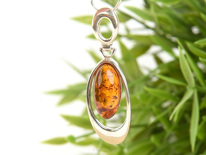Oval silver pendant with amber Ag 925/1000