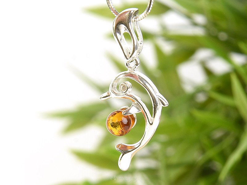 Silver pendant with a dolphin motif with amber Ag 925/1000