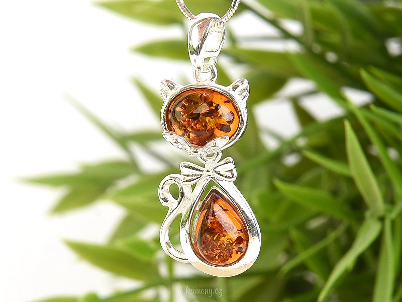 Elegant sitting cat pendant with amber Ag 925/1000