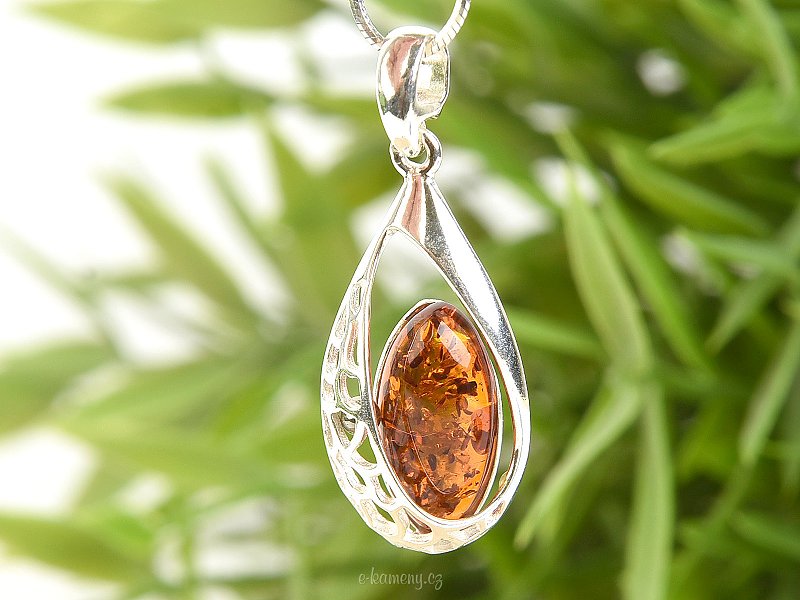 Decorated pendant with amber Ag 925/1000
