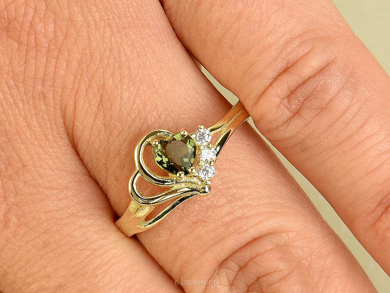 Vltavínový zlatý prsten se zirkony velikost 62, Au 585/1000 14 karátů 3,21g