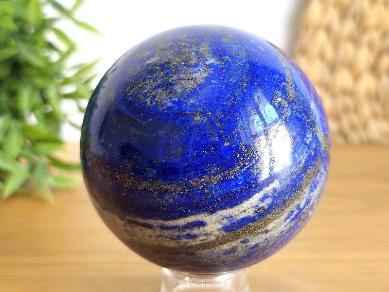 Ball-shaped lapis lazuli stone 799g