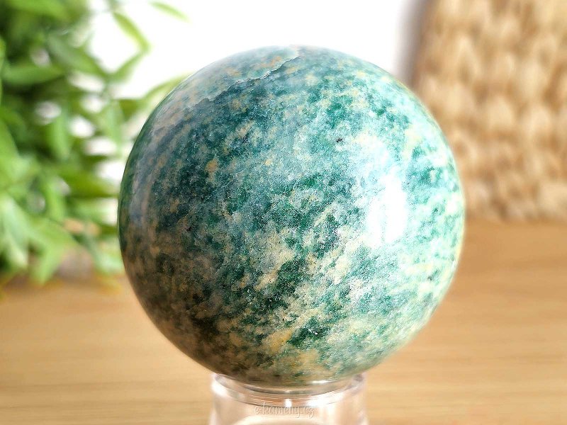 Ball of aventurine stone with a diameter of 6.2 cm