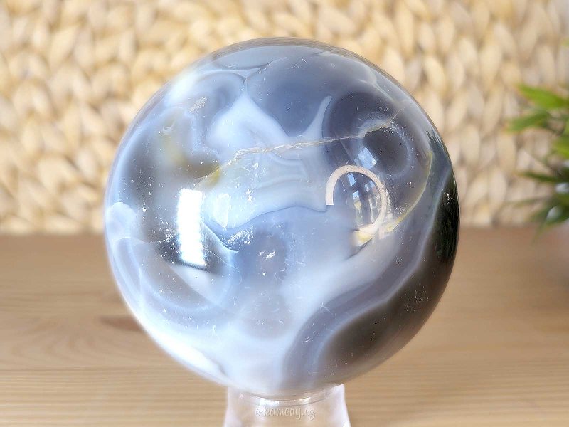 Agate stone in the shape of a ball with a diameter of 8.2 cm