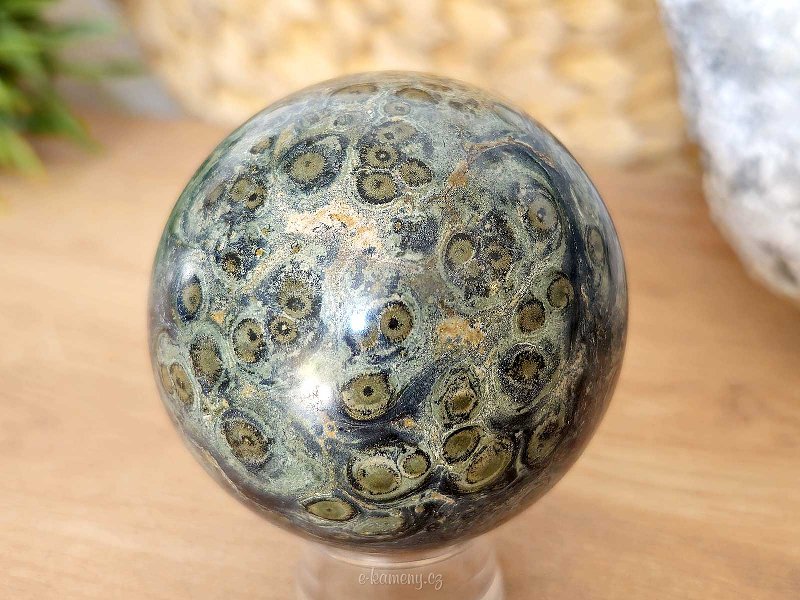 Kambaba jasper stone in the shape of a ball 380 grams