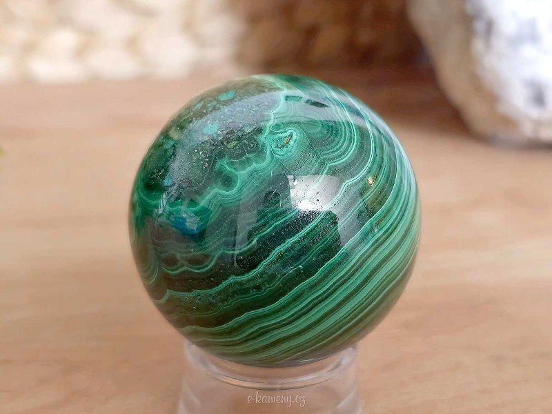 Ball-shaped malachite stone 194 grams