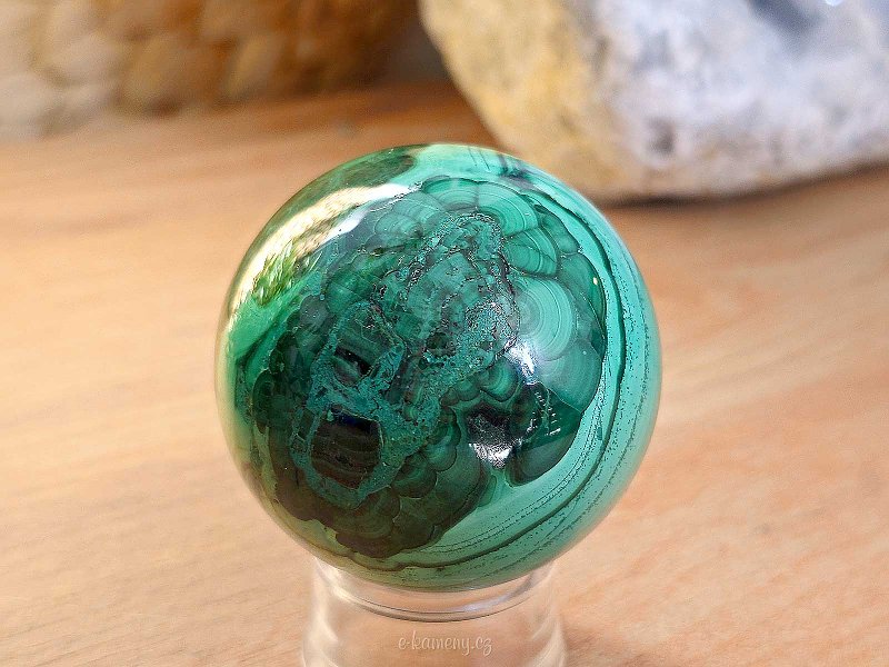 Ball-shaped malachite stone 232 grams