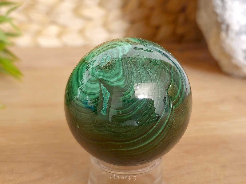 Ball-shaped malachite stone 243 grams