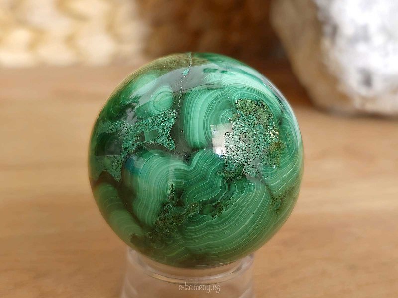 Ball-shaped malachite stone 192 grams