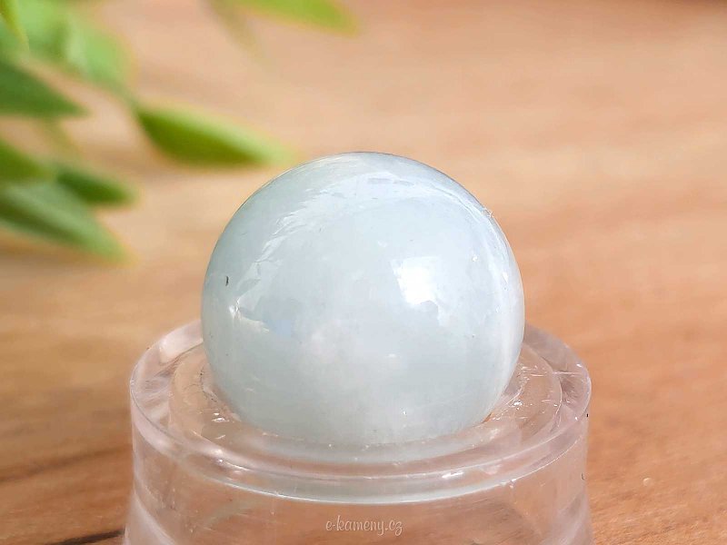 Aquamarine stone in the shape of a ball 11.2 grams