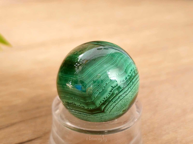 Ball-shaped malachite stone 34 grams