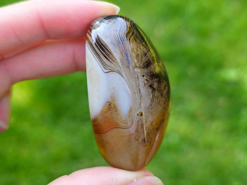 Smooth sardonyx agate stone 52 grams