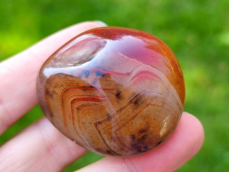 Smooth sardonyx agate stone 58 grams