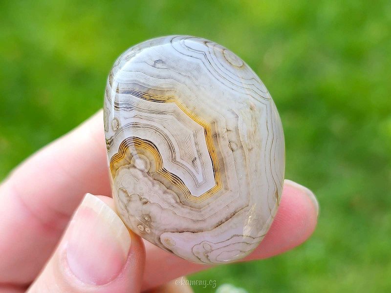 Smooth sardonyx agate stone 49 grams