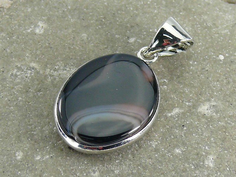 Pendant with agate (jewelery) 3.5 cm