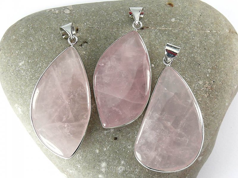Pendant with rose quartz (jewelery) 6 cm