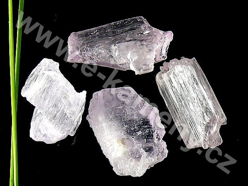 Kunzit krystal z Afghánistánu