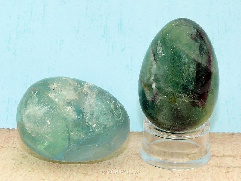 Fluorit ve tvaru vejce - zelené