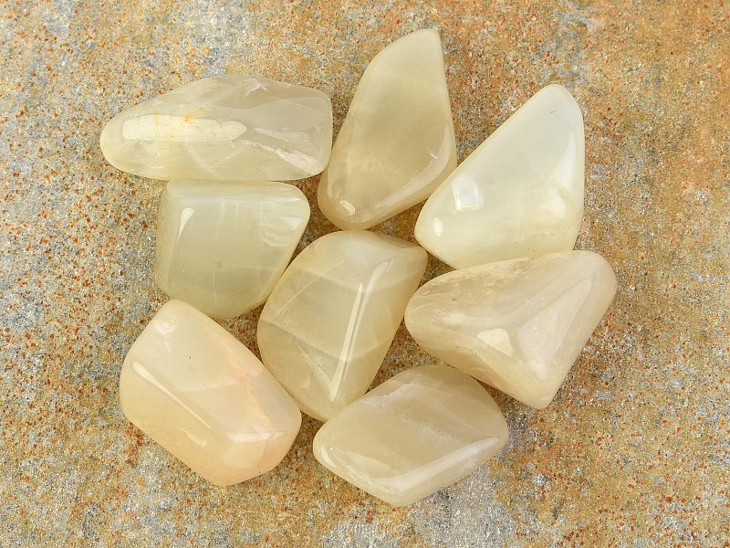 Белые натуральные камни названия и фото