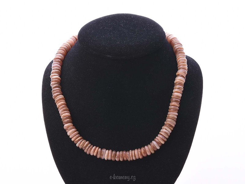 A necklace of shells - nacre 50 cm