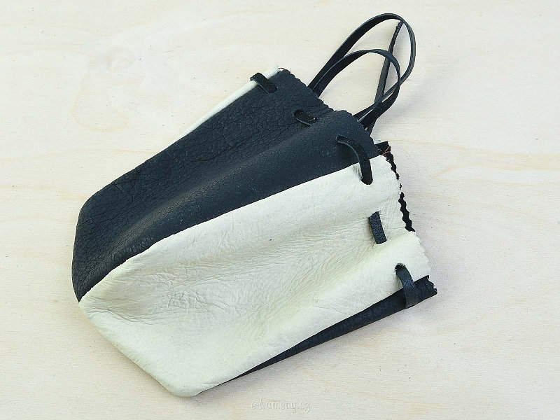 Beige and Black leather purse of 10 cm