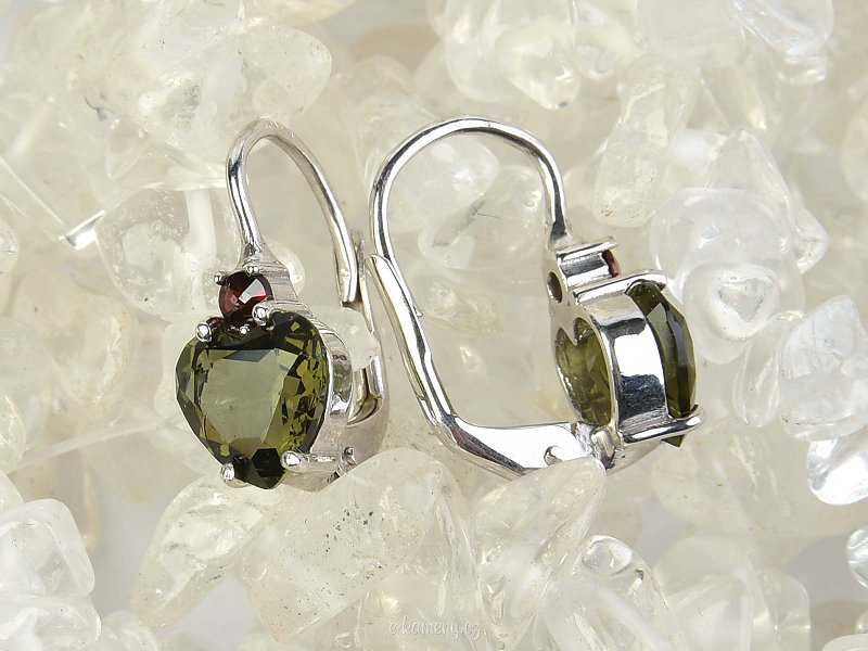 Earrings of moldavite heart and garnet 7 x 7mm Ag 925/1000 + Rh