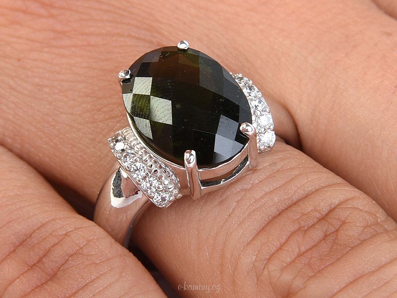 Broušený vltavín prsten se zirkony Ag 925/1000
