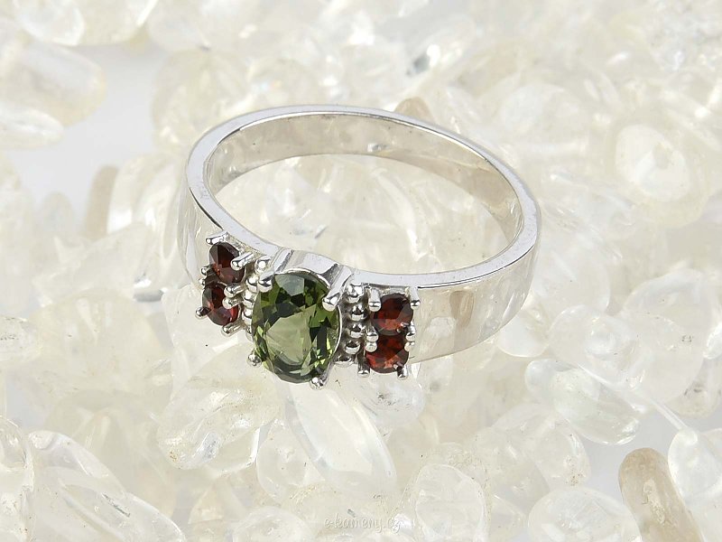 Ring with garnets and moldavite Ag 925/1000 + Rh