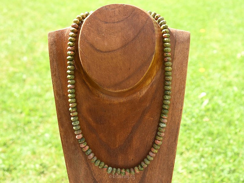 Broušený náhrdelník epidot 50cm