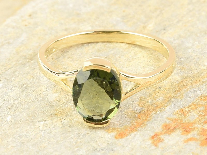 Broušený zlatý prsten vltavín 14K Au 585/1000 vel.55 2.63g