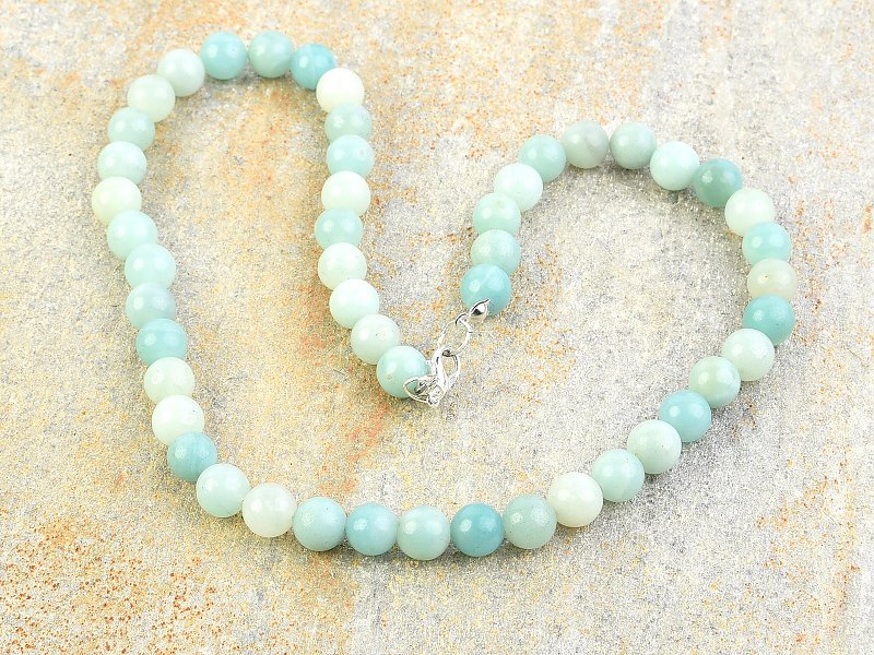 Round 8mm green calcite necklace
