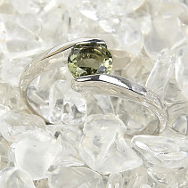 Broušený prsten s vltavínem Ag 925/1000