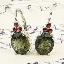 Vltavine oval earrings with garnets Ag 925/1000