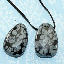 Pendant with skin flaked obsidian oval