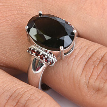 Broušený prsten vltavín a granáty Ag 925/1000 + rh