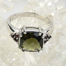 Prsten s vltavínem a granáty Ag 925/1000 +Rh