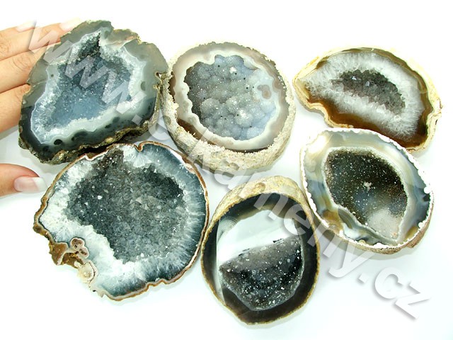 agate a cluster of