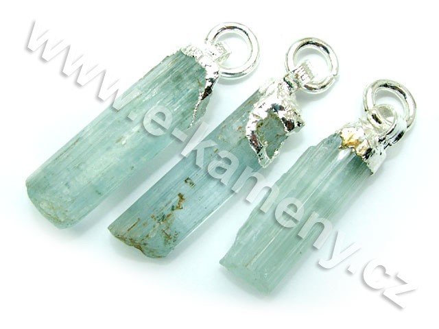 aquamarine crystal pendant